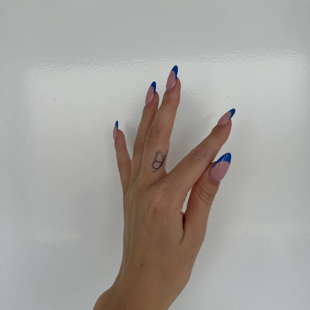 Tillfällig tatuering fjäril finlinje